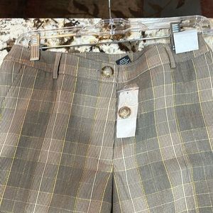 New York & Company SZ 6 Crop